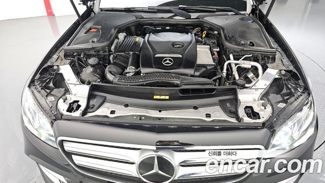 Mercedes-Benz E-Class 2020 — photo 6