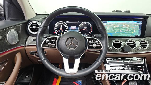 Mercedes-Benz E-Class 2020 — photo 13