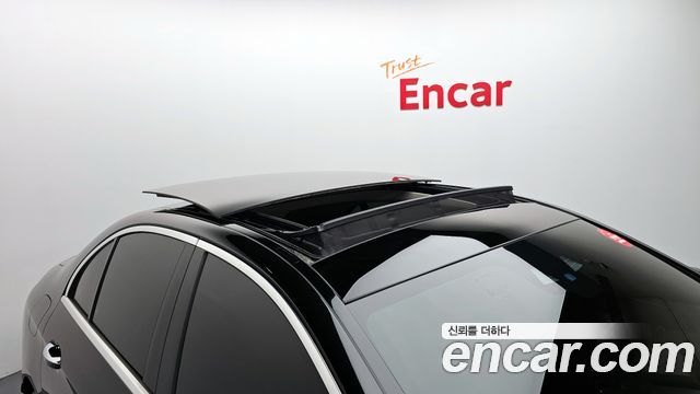Mercedes-Benz E-Class 2020 — photo 20