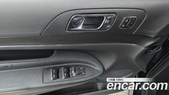 Lincoln MKT 2014 — photo 17