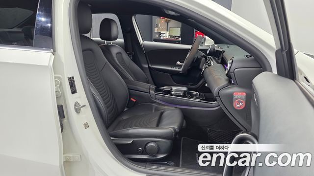 Mercedes-Benz A-Class 2020 — photo 12