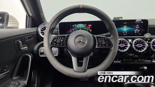 Mercedes-Benz A-Class 2020 — photo 13