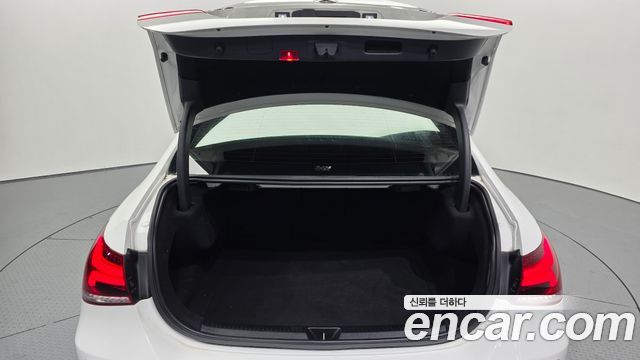 Mercedes-Benz A-Class 2020 — photo 20