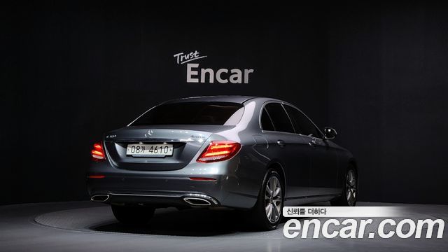 Mercedes-Benz E-Class 2019 — photo 2