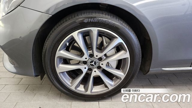Mercedes-Benz E-Class 2019 — photo 5