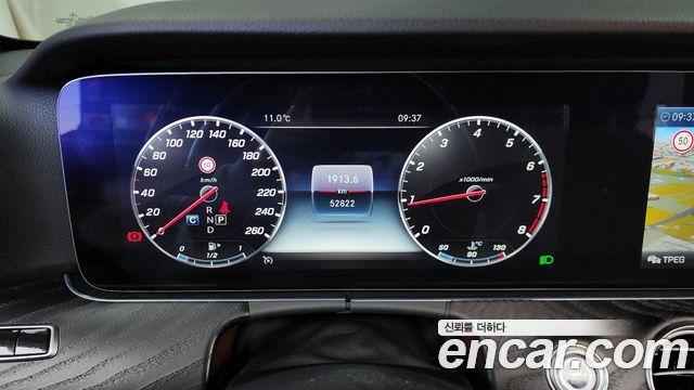 Mercedes-Benz E-Class 2019 — photo 8