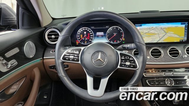 Mercedes-Benz E-Class 2019 — photo 13