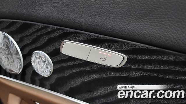 Mercedes-Benz E-Class 2019 — photo 19