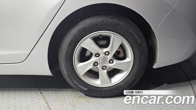 Hyundai AVANTE 2011 — photo 5