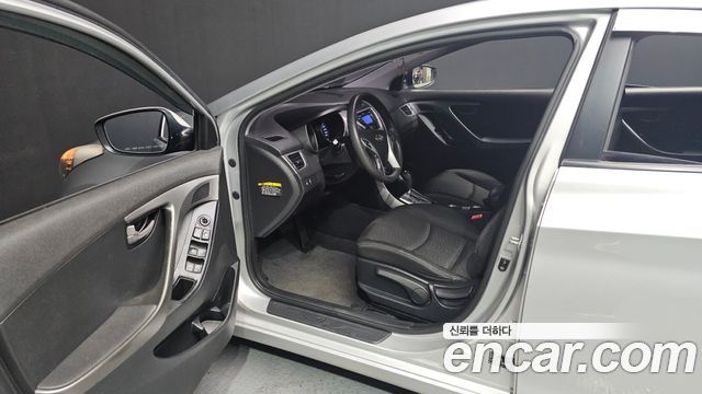 Hyundai AVANTE 2011 — photo 10