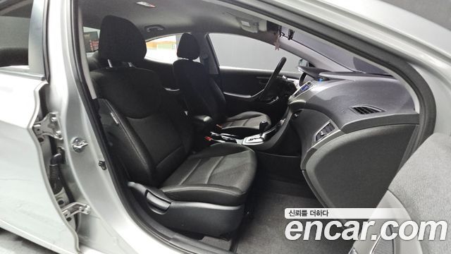 Hyundai AVANTE 2011 — photo 11