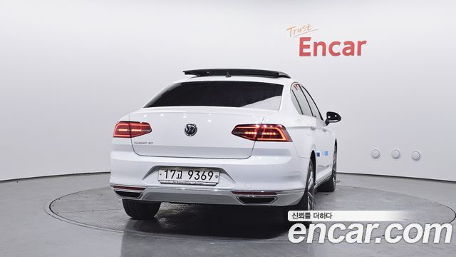 Volkswagen Passat 2018 — photo 4