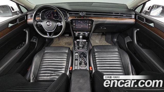 Volkswagen Passat 2018 — photo 7