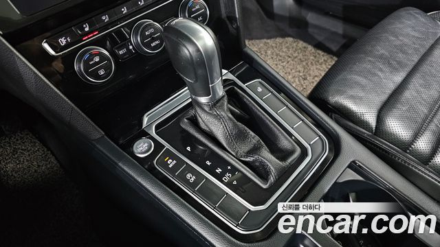 Volkswagen Passat 2018 — photo 9