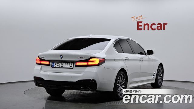 BMW 5-Series 2018 — photo 2