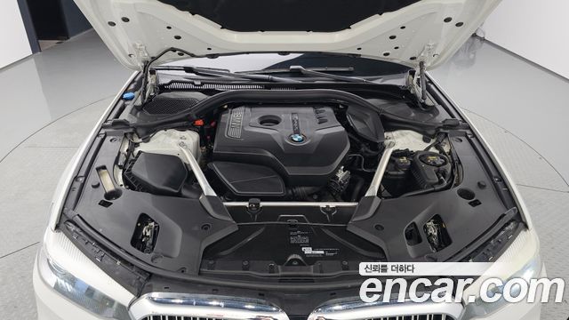 BMW 5-Series 2018 — photo 6