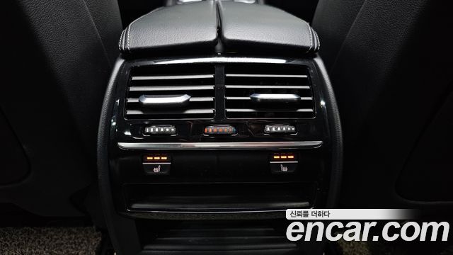 BMW 5-Series 2018 — photo 19