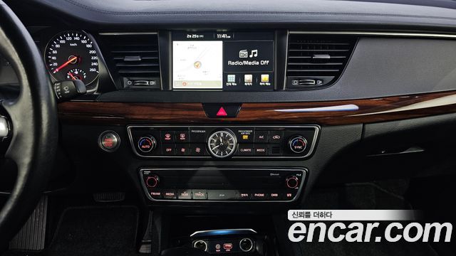 Kia K7 2016 — photo 15