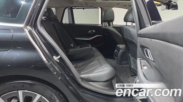BMW 3-Series 2020 — photo 12