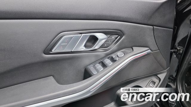 BMW 3-Series 2020 — photo 17