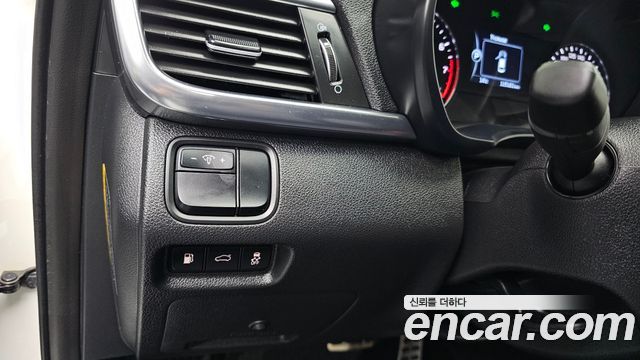 Kia K5 2016 — photo 13