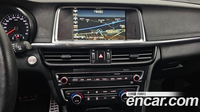 Kia K5 2016 — photo 16