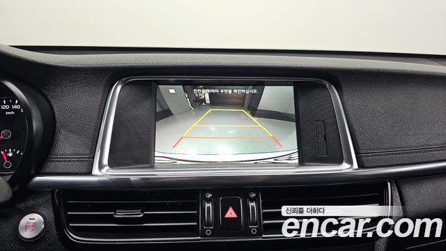 Kia K5 2016 — photo 17