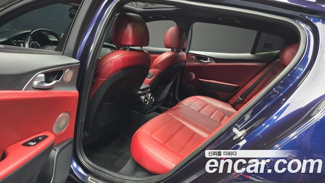 Kia Stinger 2018 — photo 12