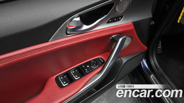 Kia Stinger 2018 — photo 17
