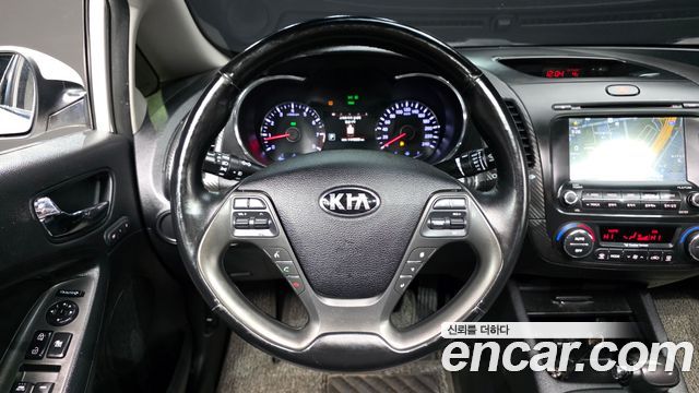 Kia K3 2015 — photo 13