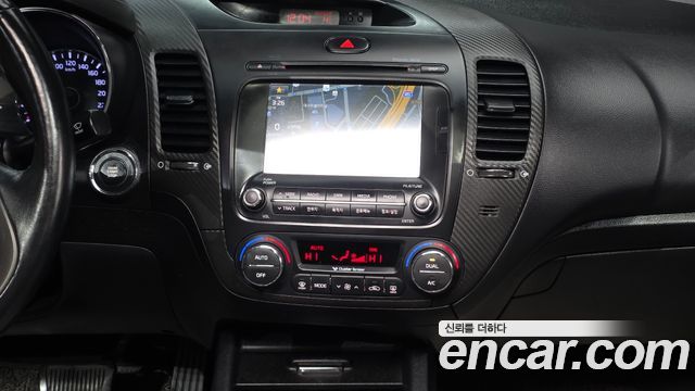 Kia K3 2015 — photo 14