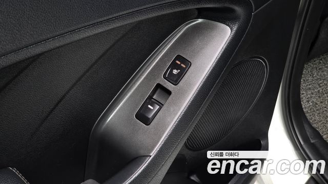 Kia K3 2015 — photo 18