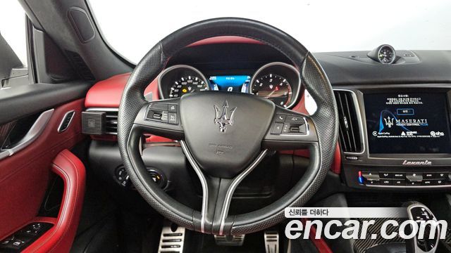 Maserati Levante 2017 — photo 11