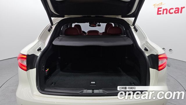 Maserati Levante 2017 — photo 20