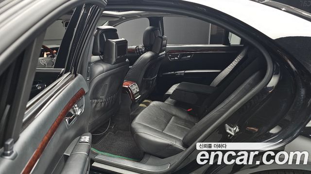 Mercedes-Benz S-Class 2007 — photo 12