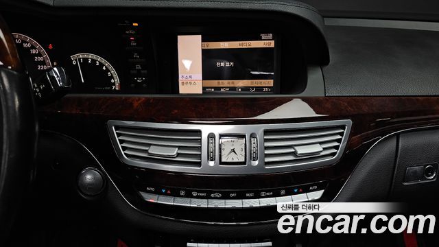 Mercedes-Benz S-Class 2007 — photo 14