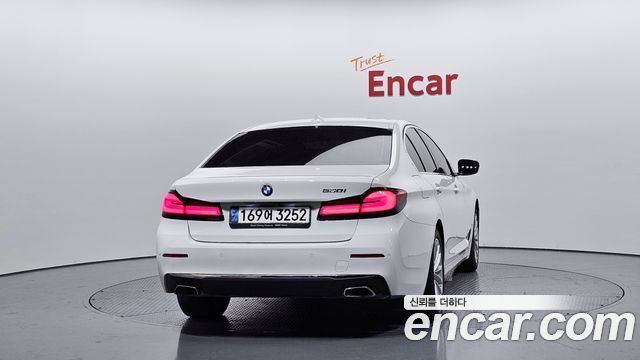 BMW 5-Series 2021 — photo 4