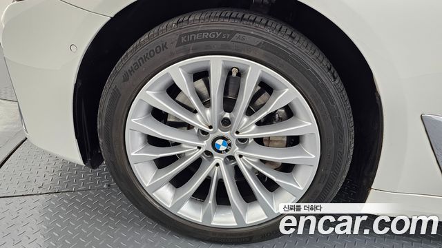 BMW 5-Series 2021 — photo 5