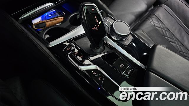 BMW 5-Series 2021 — photo 9