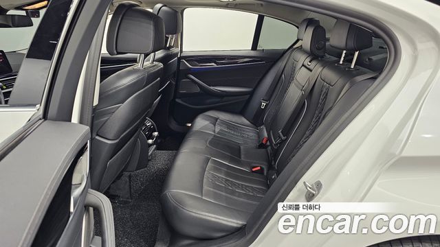 BMW 5-Series 2021 — photo 12