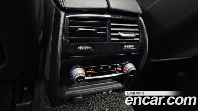 BMW 5-Series 2021 — photo 17
