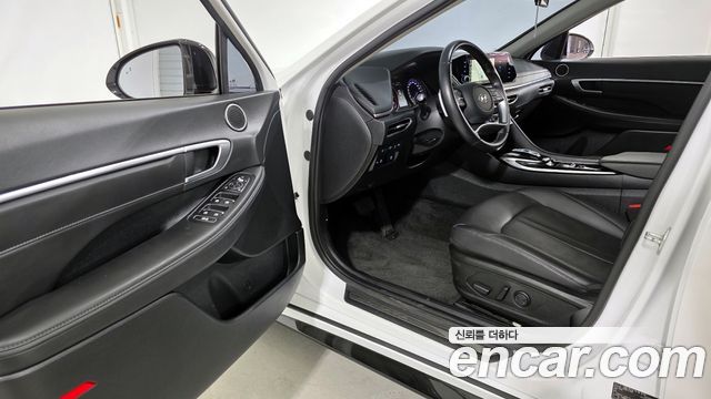 Hyundai Sonata 2022 — photo 11