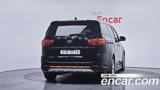 Kia Canival 2019 — photo 4