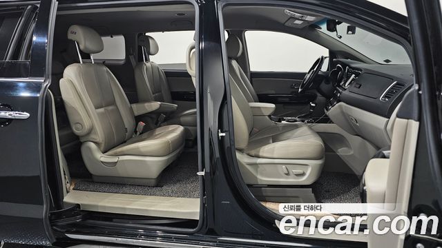 Kia Canival 2019 — photo 10