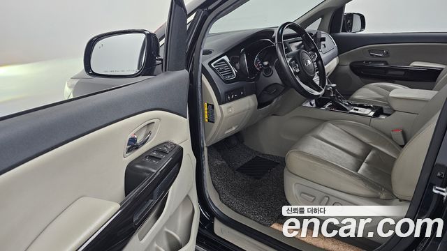 Kia Canival 2019 — photo 11