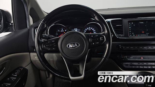 Kia Canival 2019 — photo 13
