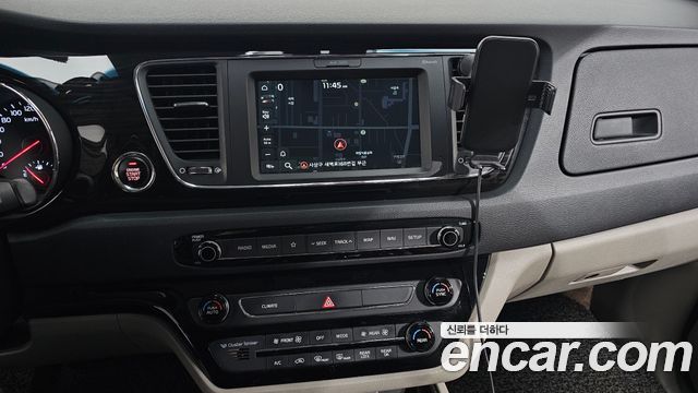 Kia Canival 2019 — photo 14