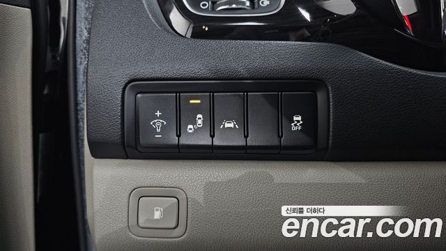Kia Canival 2019 — photo 17