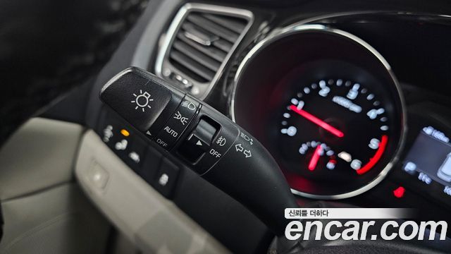 Kia Canival 2019 — photo 18