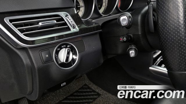 Mercedes-Benz E-Class 2015 — photo 17